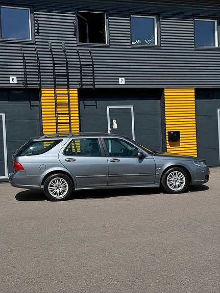 Saab 9-5 4 of 5