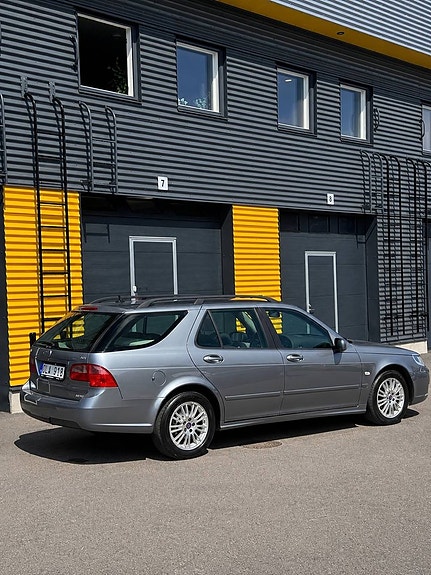 Saab 9-5 3 of 5