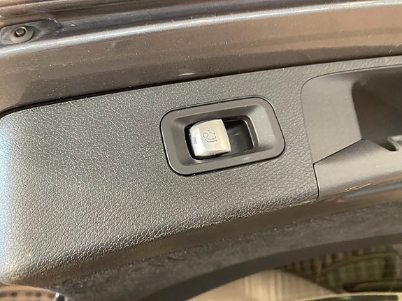 Mercedes-Benz E220 16 of 30