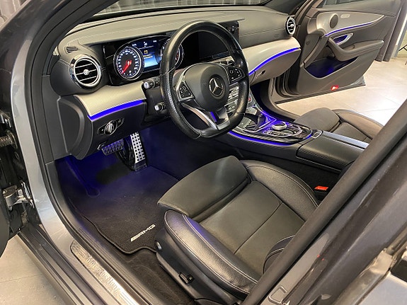 Mercedes-Benz E220 10 of 30