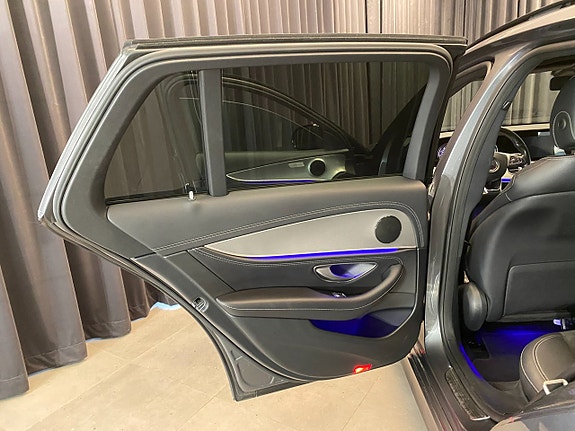Mercedes-Benz E220 15 of 30