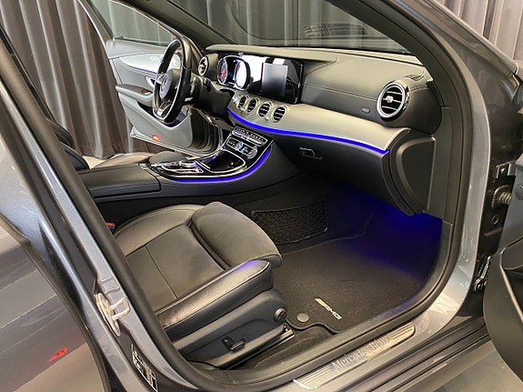 Mercedes-Benz E220 21 of 30