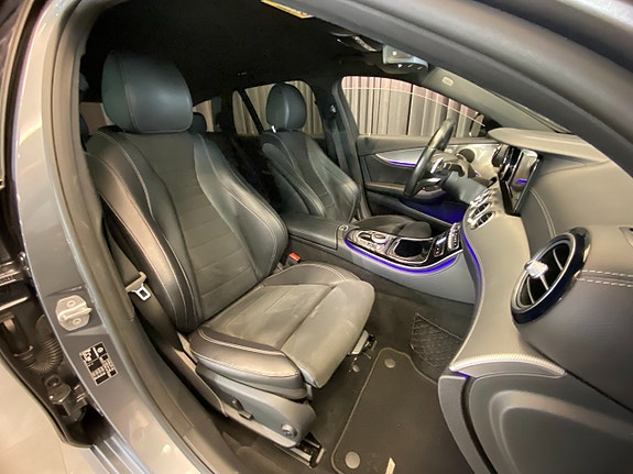 Mercedes-Benz E220 8 of 30
