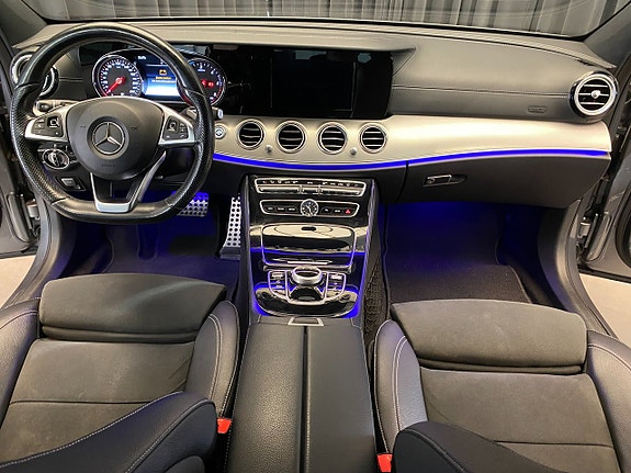 Mercedes-Benz E220 23 of 30