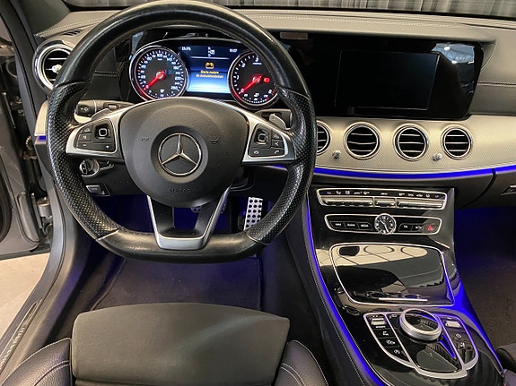 Mercedes-Benz E220 24 of 30