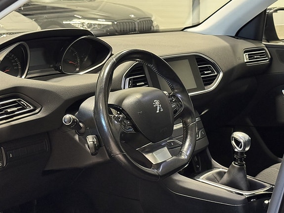 Peugeot 308 4 of 9