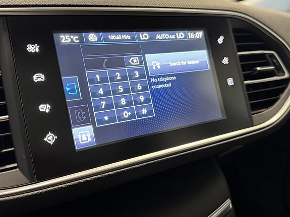 Peugeot 308 8 of 9