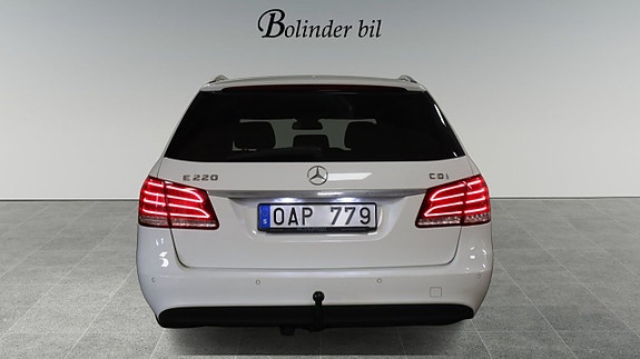 Mercedes-Benz E220 5 of 5