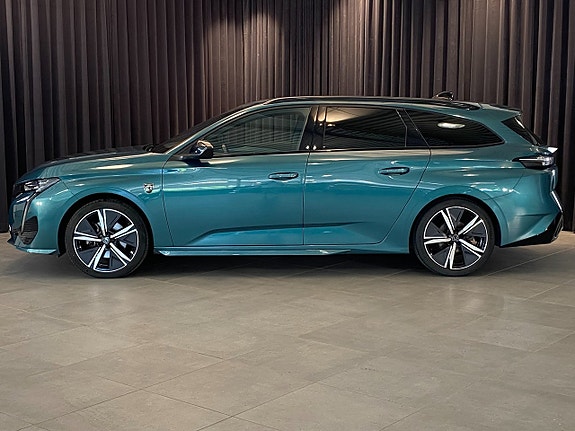 Peugeot 308 SW 3 of 5