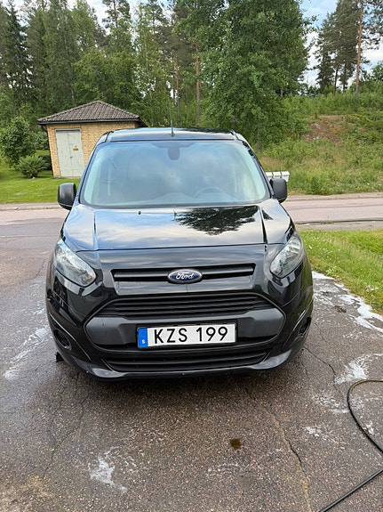 Ford Transit Connect 2 of 5