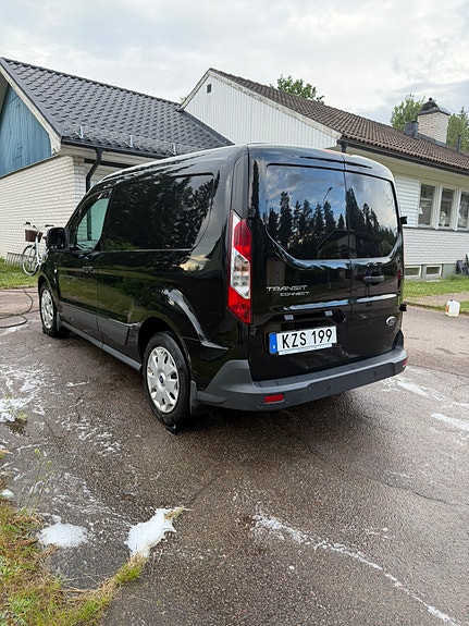 Ford Transit Connect 4 of 5