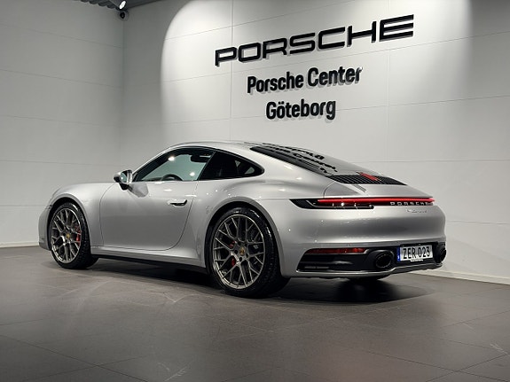 Porsche 911 Carrera S 5 of 5