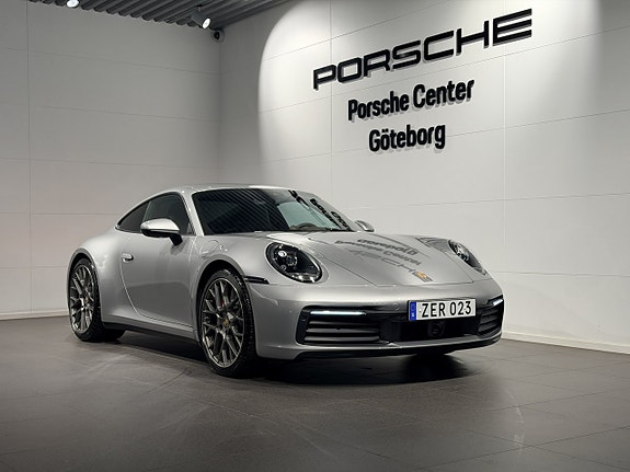 Porsche 911 Carrera S 2 of 5