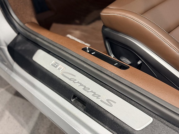 Porsche 911 Carrera S 14 of 22