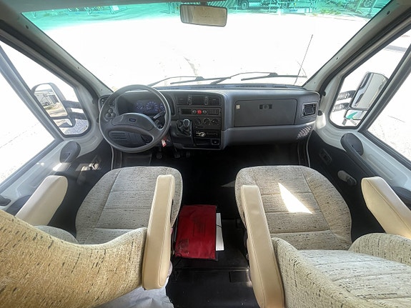 Fiat Knaus 510 2.8 idTD 122Hk B-Körkort Endast 530cm Solceller 9 of 17