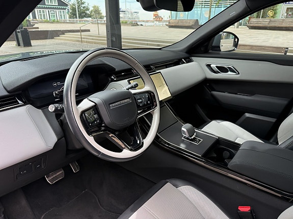 Land Rover Range Rover Velar 10 of 12