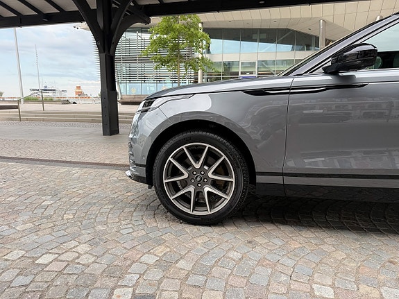 Land Rover Range Rover Velar 8 of 12
