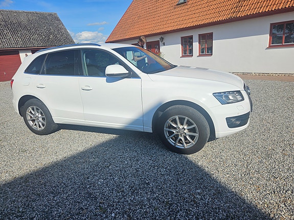 Audi Q5 2 of 5