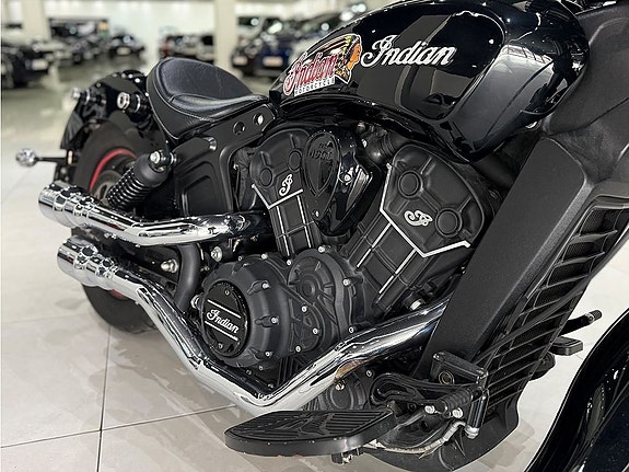 Indian Scout 1.1 V-Twin 95hk 2016 Sidoväska Vance&Hines 5 of 5