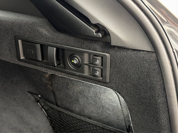 BMW 330i 29 of 30