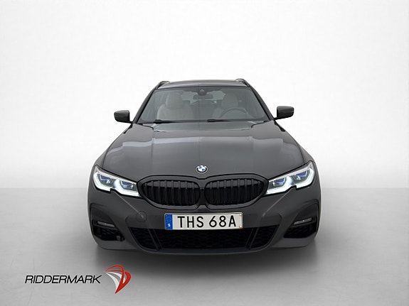 BMW 330i 2 of 5