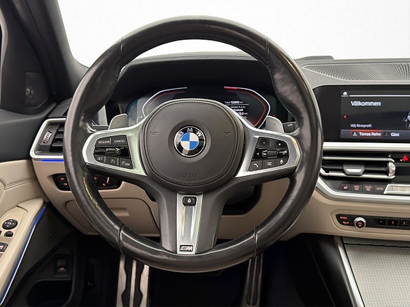 BMW 330i 14 of 30