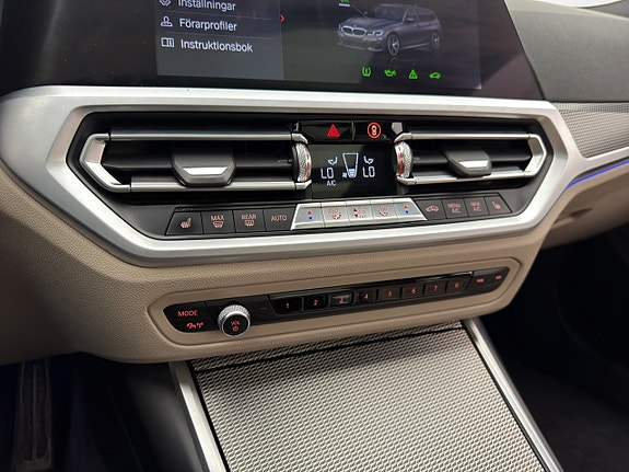 BMW 330i 22 of 30