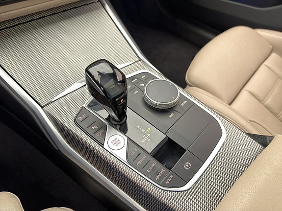 BMW 330i 23 of 30