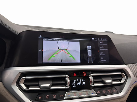 BMW 330i 19 of 30