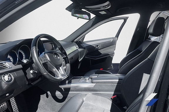 Mercedes-Benz E220 5 of 5