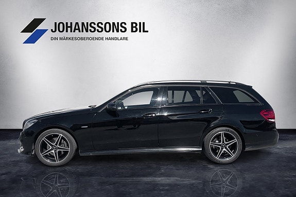 Mercedes-Benz E220 2 of 5