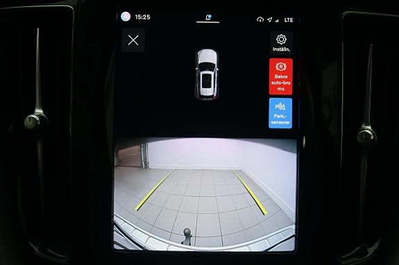 Volvo XC60 15 of 18