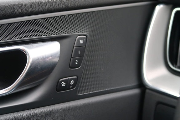 Volvo XC60 9 of 18
