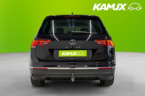 Volkswagen Tiguan 5 of 5