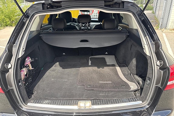 Mercedes-Benz C220 21 of 24