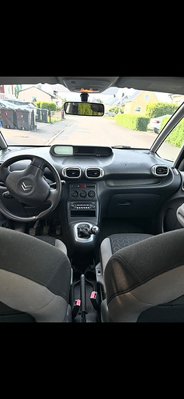 Citroen C3 Picasso 2 of 5
