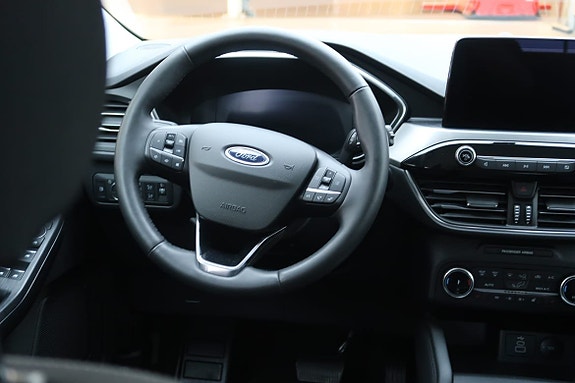 Ford Kuga 7 of 15