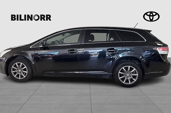 Toyota Avensis 3 of 5