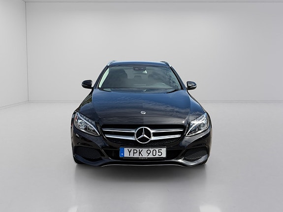 Mercedes-Benz C220 d 2 of 5