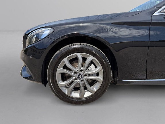 Mercedes-Benz C220 d 3 of 5