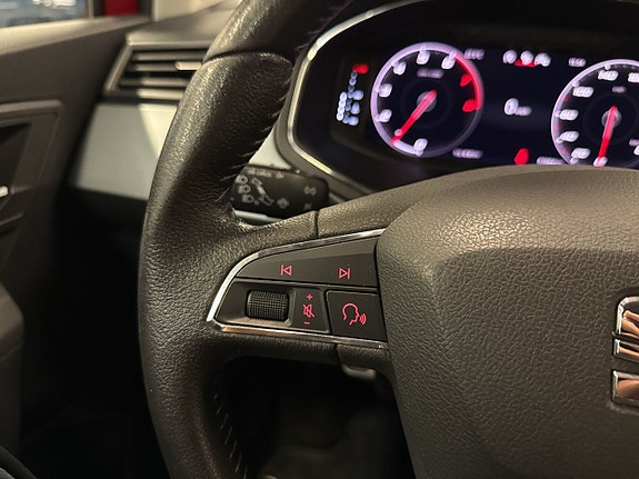 Seat Arona 16 of 27