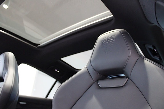 Porsche Panamera 4S 11 of 21