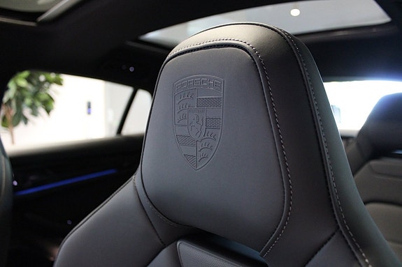 Porsche Panamera 4S 12 of 21