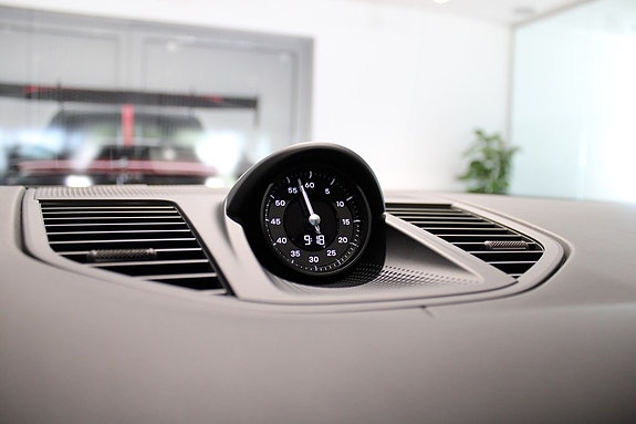Porsche Panamera 4S 18 of 21