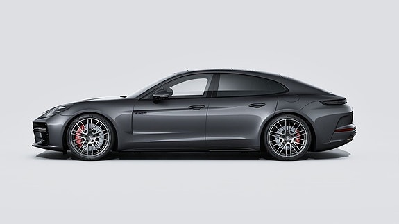 Porsche Panamera 4S 2 of 5
