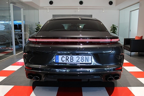 Porsche Panamera 4S 4 of 5