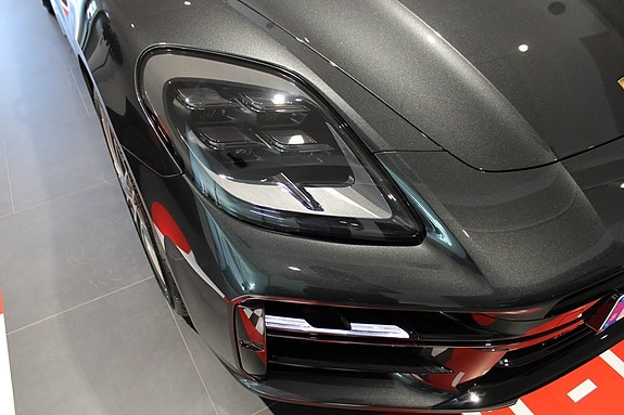 Porsche Panamera 4S 6 of 21