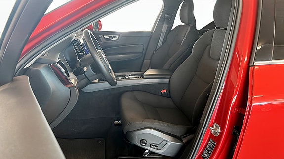 Volvo XC60 8 of 17