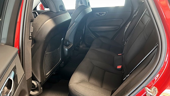 Volvo XC60 12 of 17