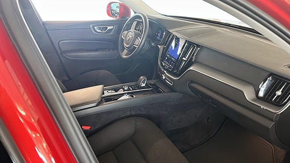 Volvo XC60 11 of 17